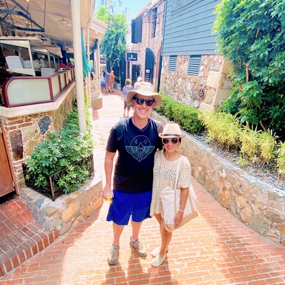 Meet your Posher, Carol - Picture 1 of 4